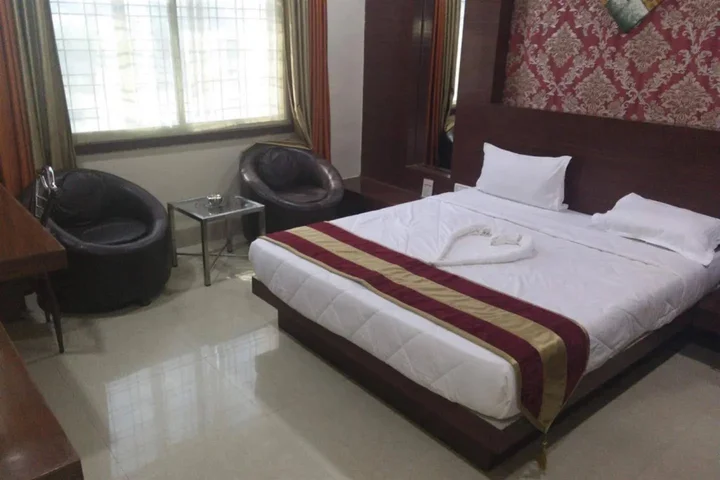 Девас: Hotel Shri Khedapati International