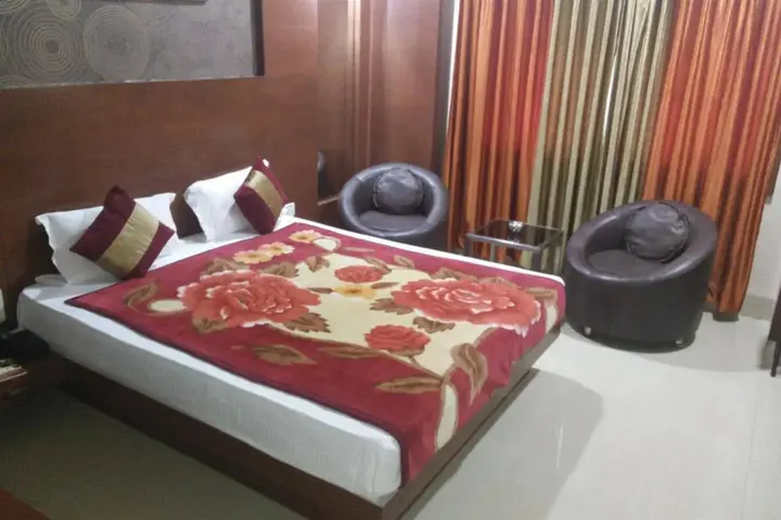 Девас: Hotel Shri Khedapati International