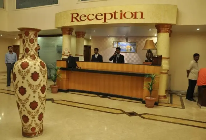 Райпур: Hotel Grand International