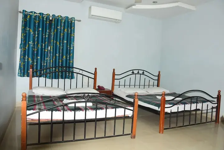 Ширди: Hotel Delta Executive