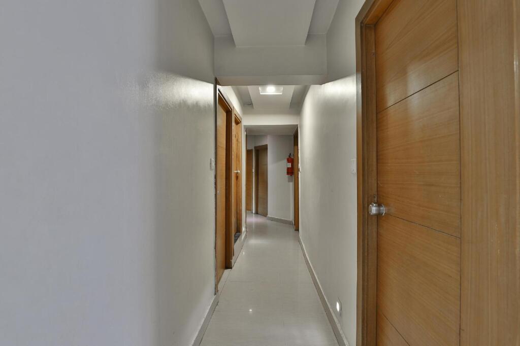 Ахмедабад: Hotel Campus