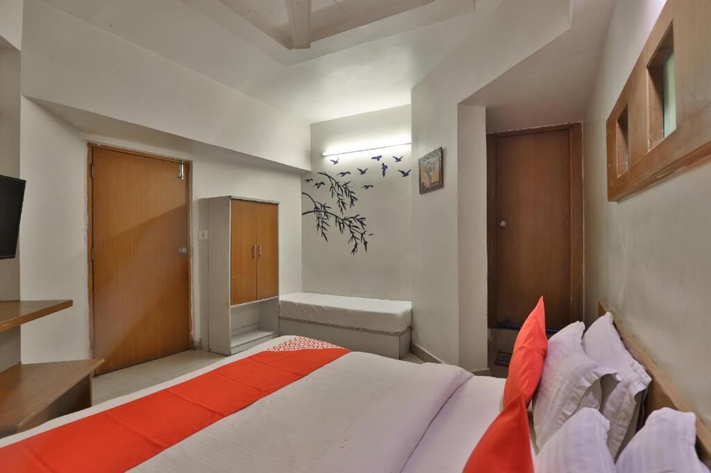 Ахмедабад: Hotel Campus