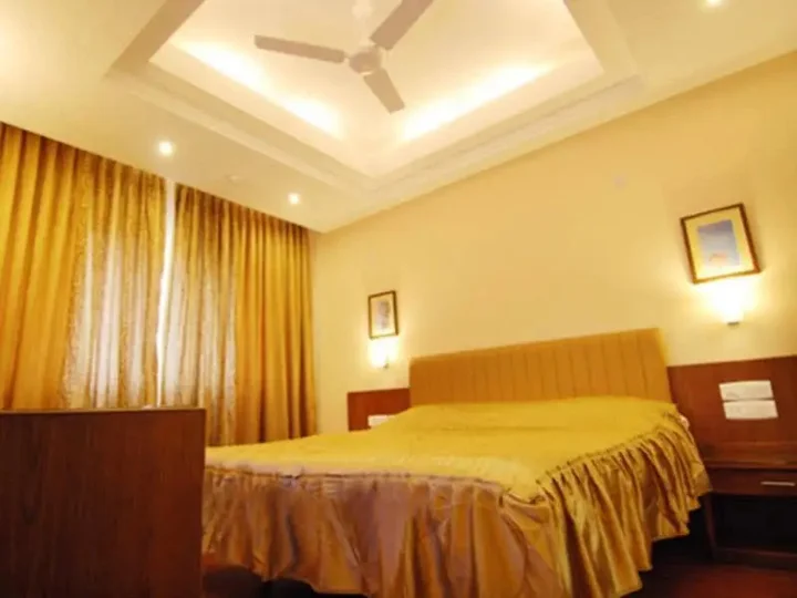 Мангалур: Hotel Deepa Comforts