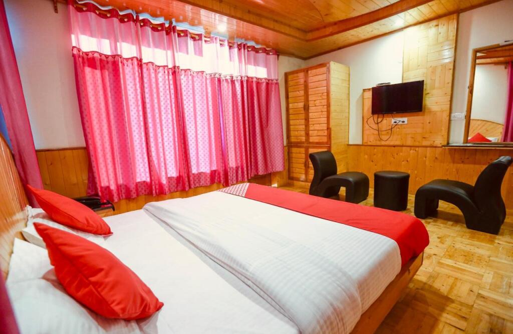 Манали: Kartik Holiday Cottage Manali