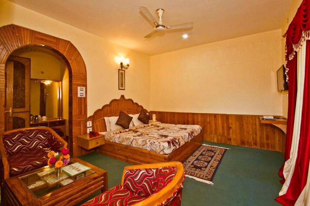 Манали: Kartik Holiday Cottage Manali