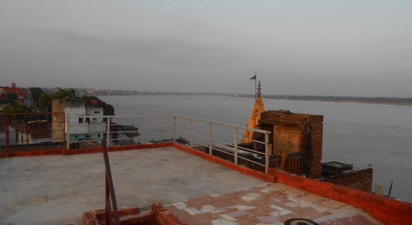 Сарнатх: Baba Lolark P.G. On Ganges