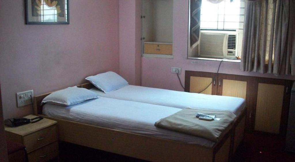 Пимпри-Чинчвад: Hotel Rajlakshmi
