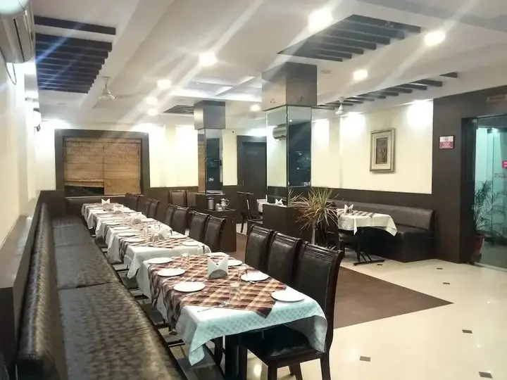 Бутибори: Hotel Royal Regency