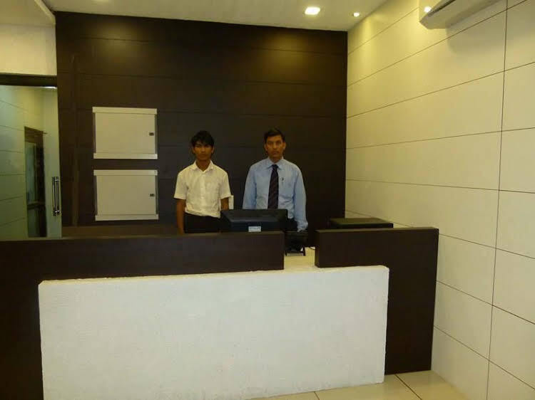 Промышленная Зона Морби: Avadh Hotel