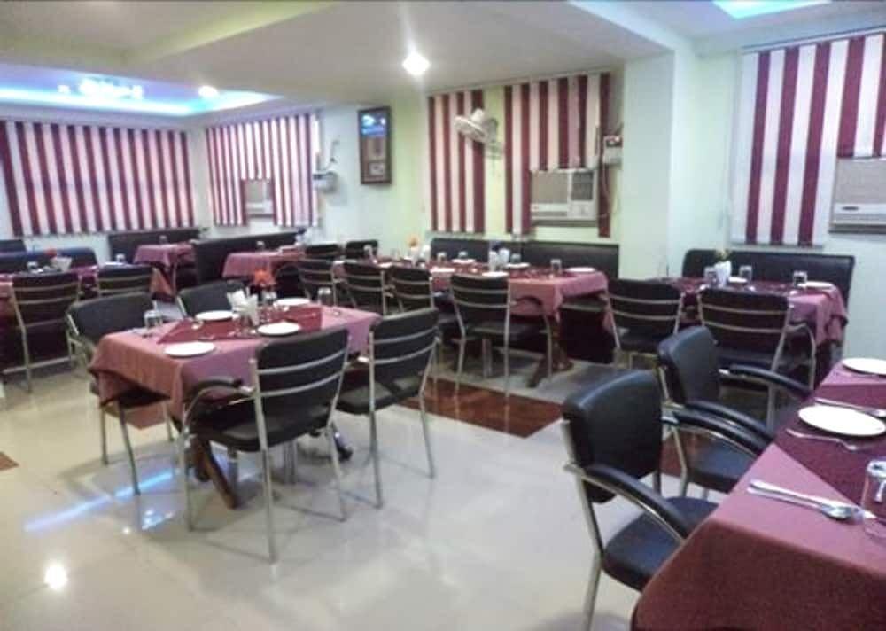 Гвалиор: OYO 8177 Hotel Silver Oak