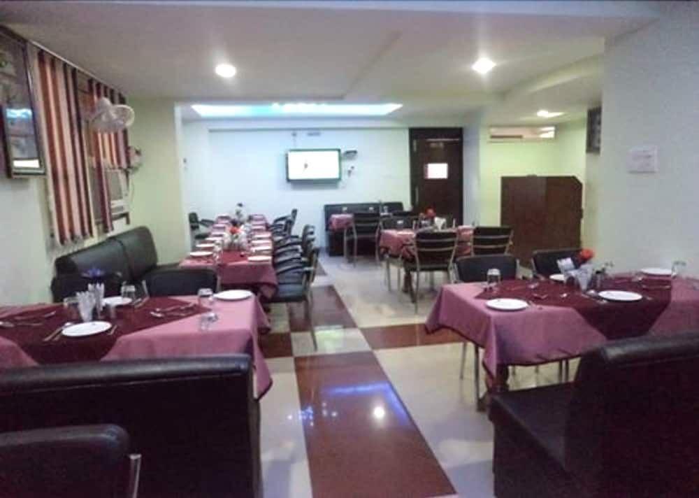 Гвалиор: OYO 8177 Hotel Silver Oak
