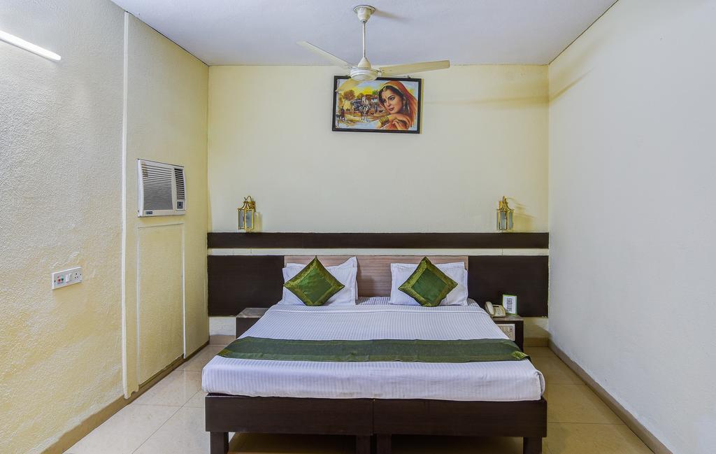 Бхопал: Hotel Shagun