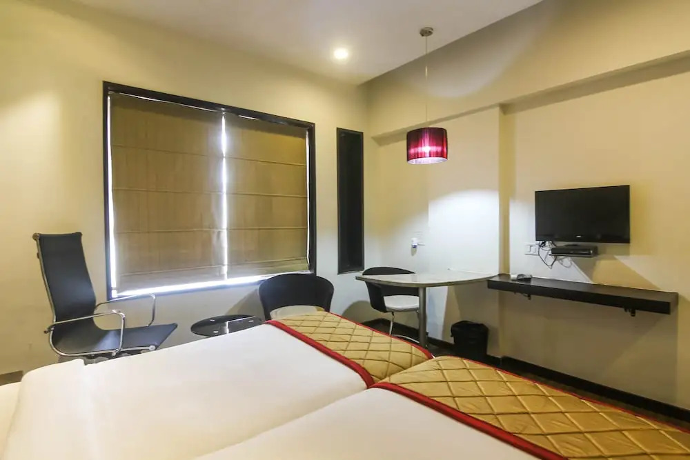 Хинджевади: Hotel Lxia