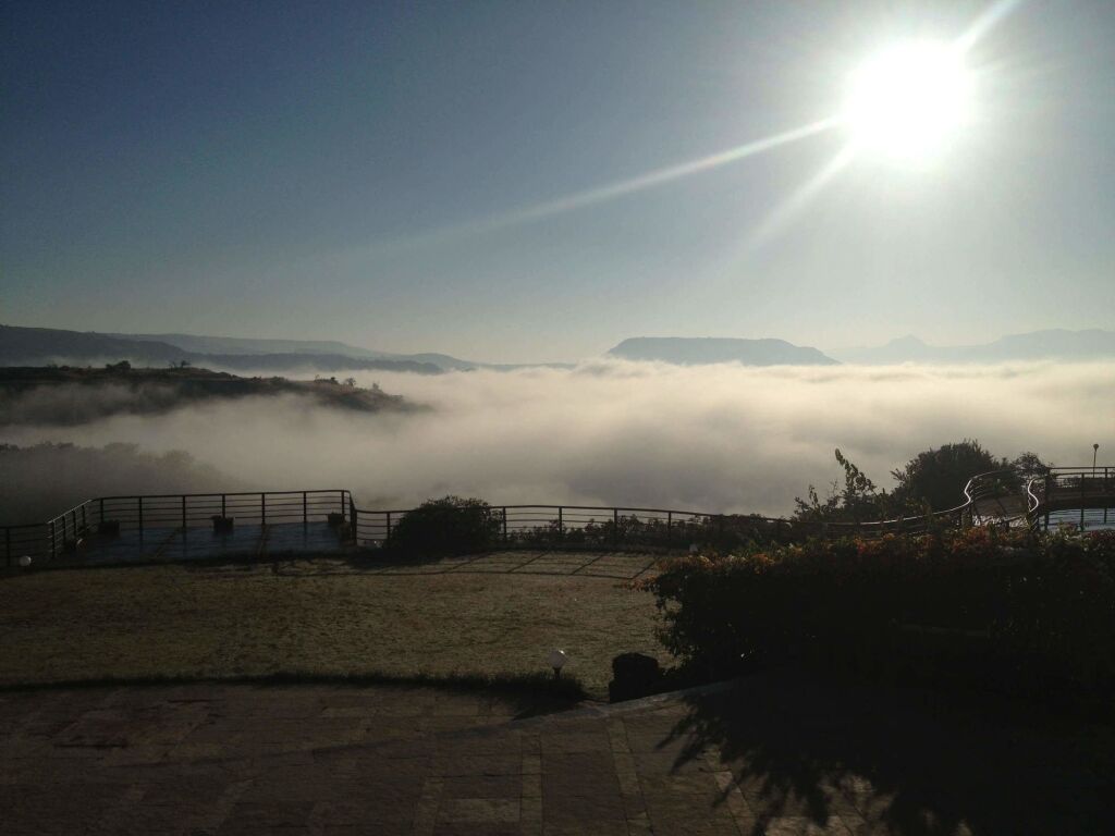 Лонавала: Upper Deck Resort - Stay and Relax at the Highest Peak Lonavala