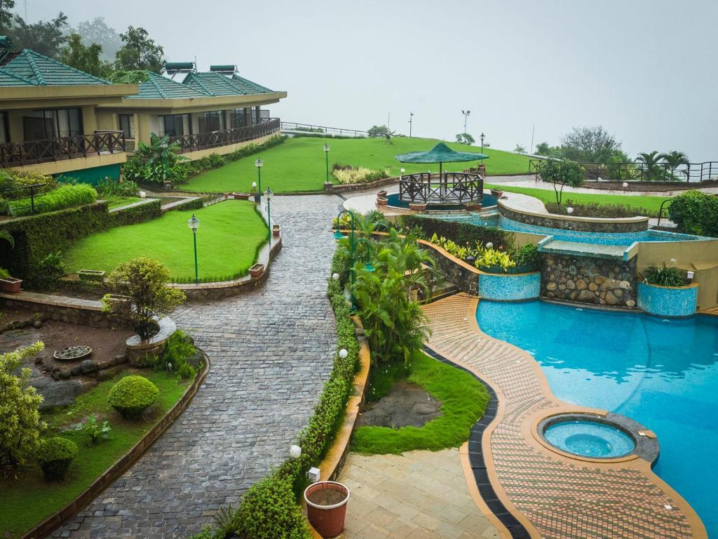 Лонавала: Upper Deck Resort - Stay and Relax at the Highest Peak Lonavala