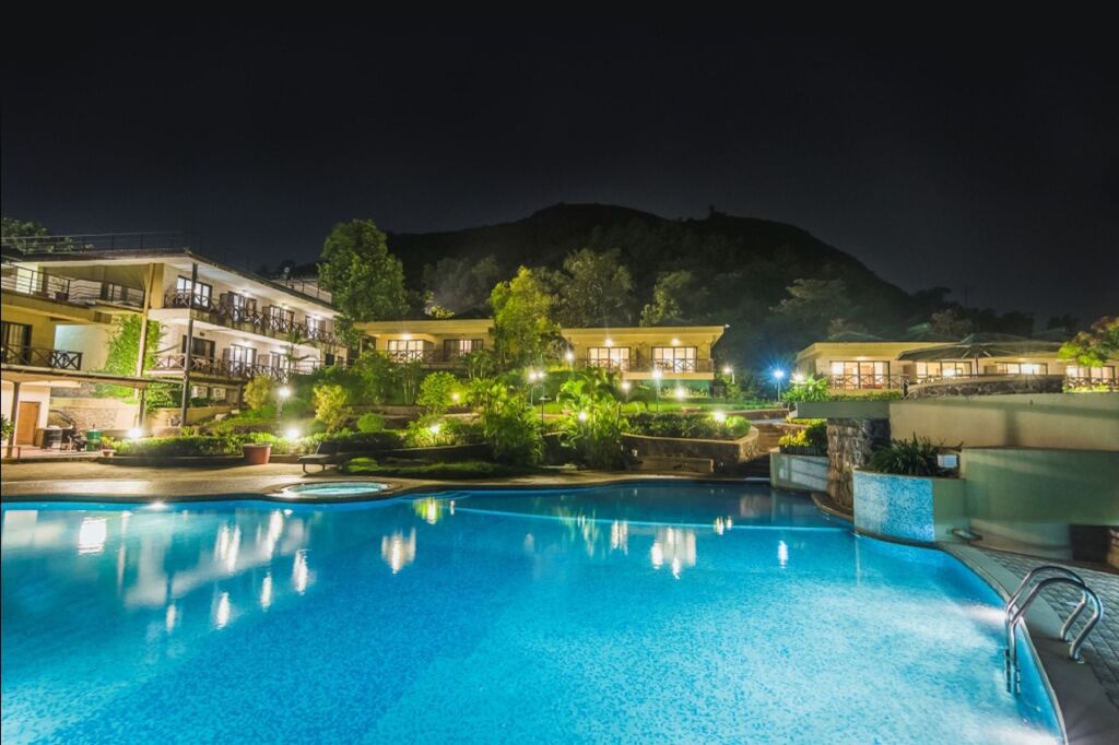 Лонавала: Upper Deck Resort - Stay and Relax at the Highest Peak Lonavala