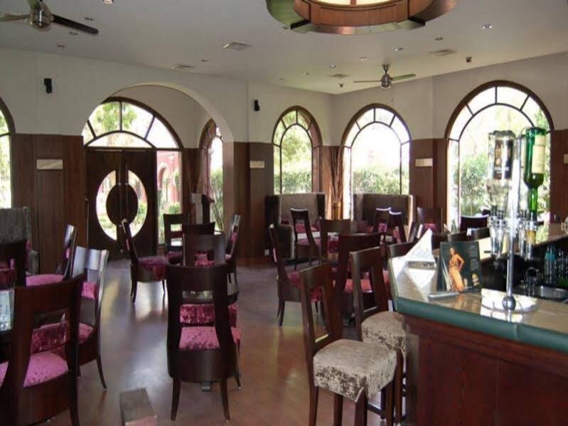 Праяградж: OYO 8771 Hotel Allahabad Regency