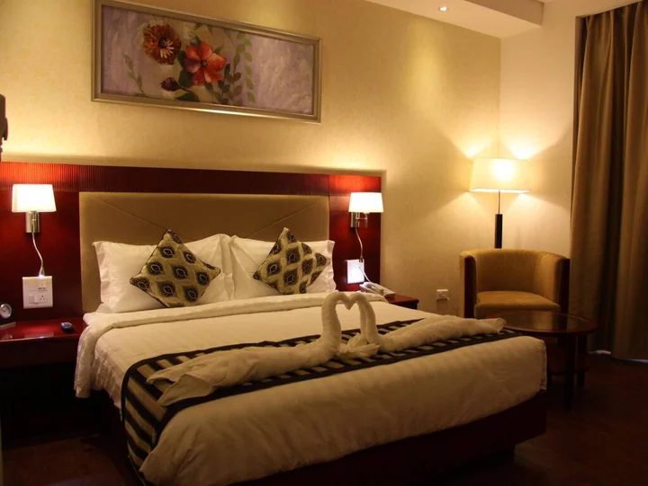 Мератх: Bravura Gold Resort