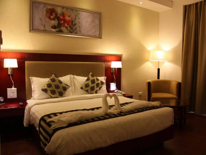 Мератх: Bravura Gold Resort