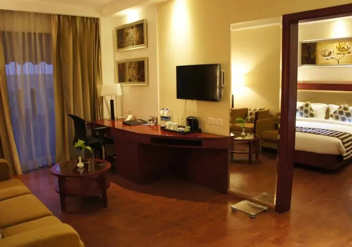 Мератх: Bravura Gold Resort