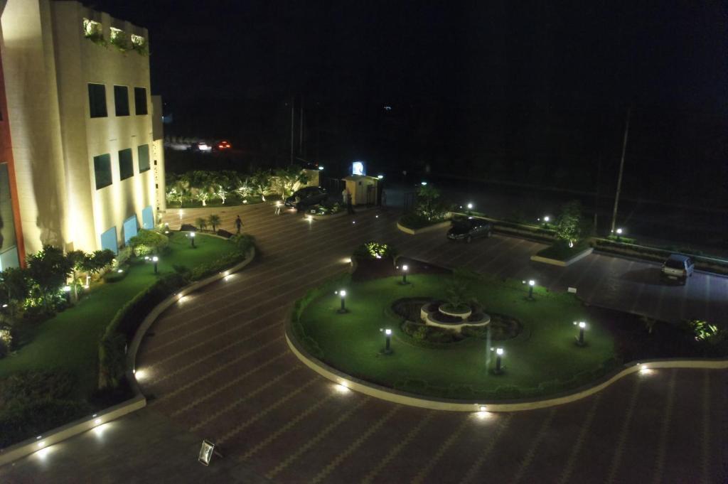 Мератх: Bravura Gold Resort