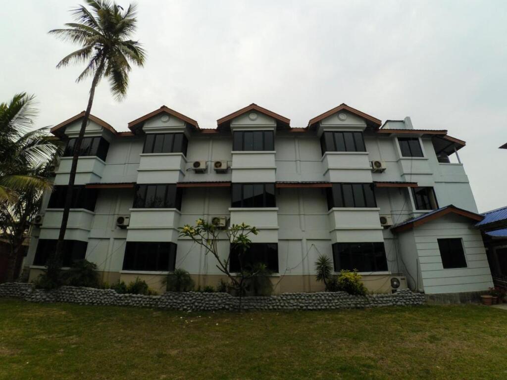 Дибругарх: Dibrugarh Club House