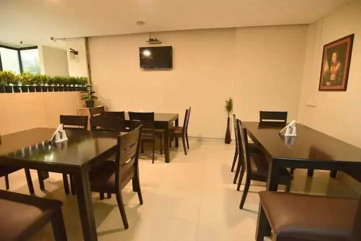 Дибругарх: Dibrugarh Club House
