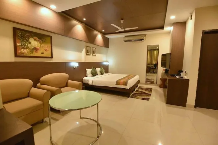 Дибругарх: Dibrugarh Club House