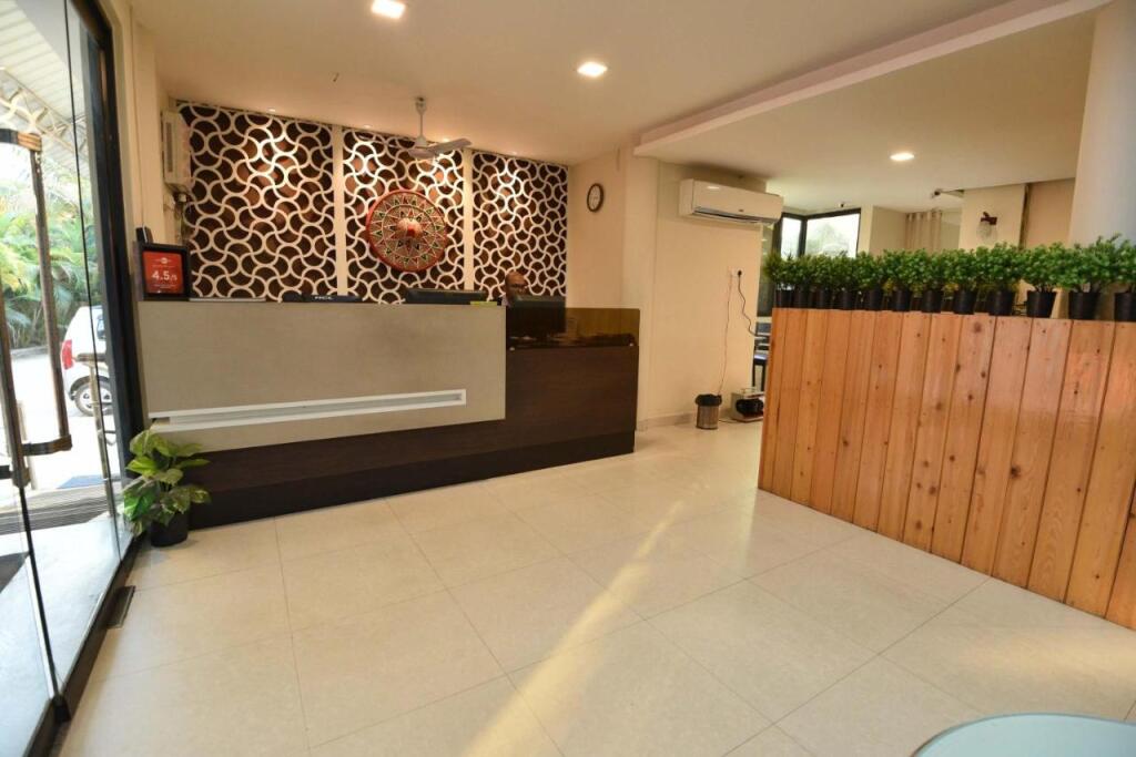 Дибругарх: Dibrugarh Club House