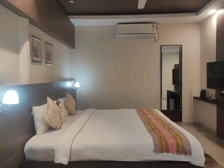 Дибругарх: Dibrugarh Club House