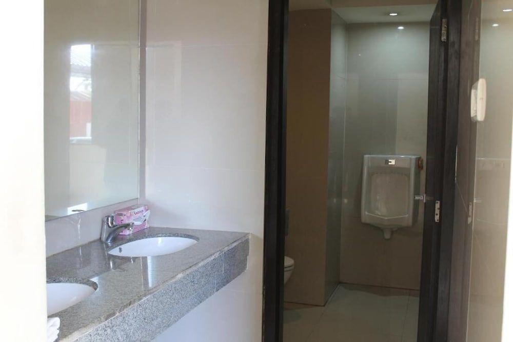 Дибругарх: Dibrugarh Club House