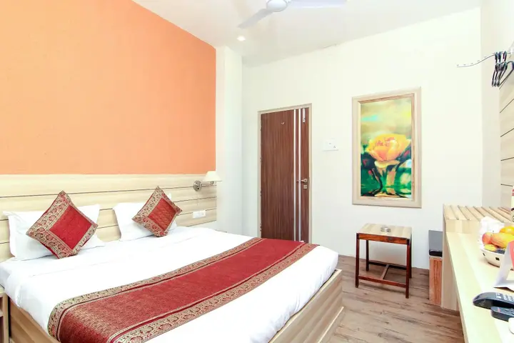 Варанаси: Hotel R B International