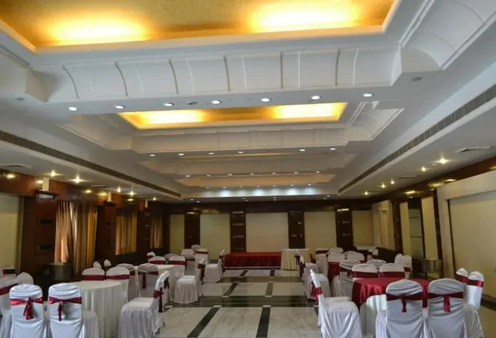 Пантнагар: Sobti Continental