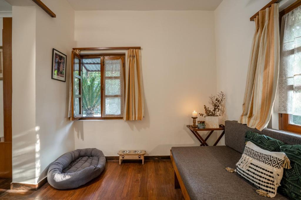 Наинитал: Tree of Life Homestead Corbett Country