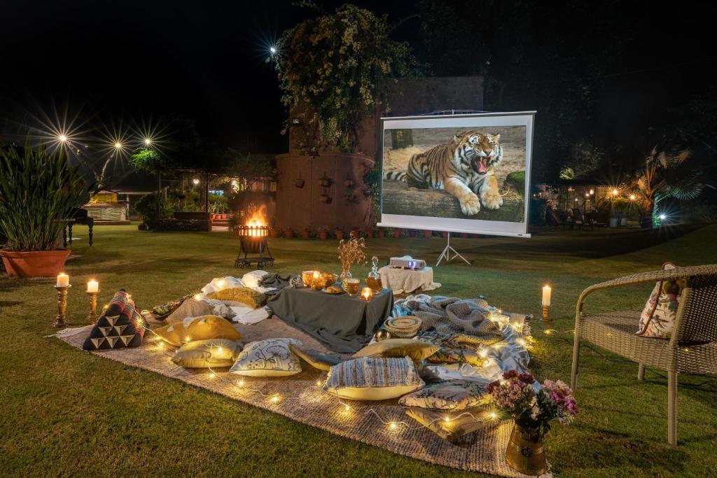 Наинитал: Tree of Life Homestead Corbett Country