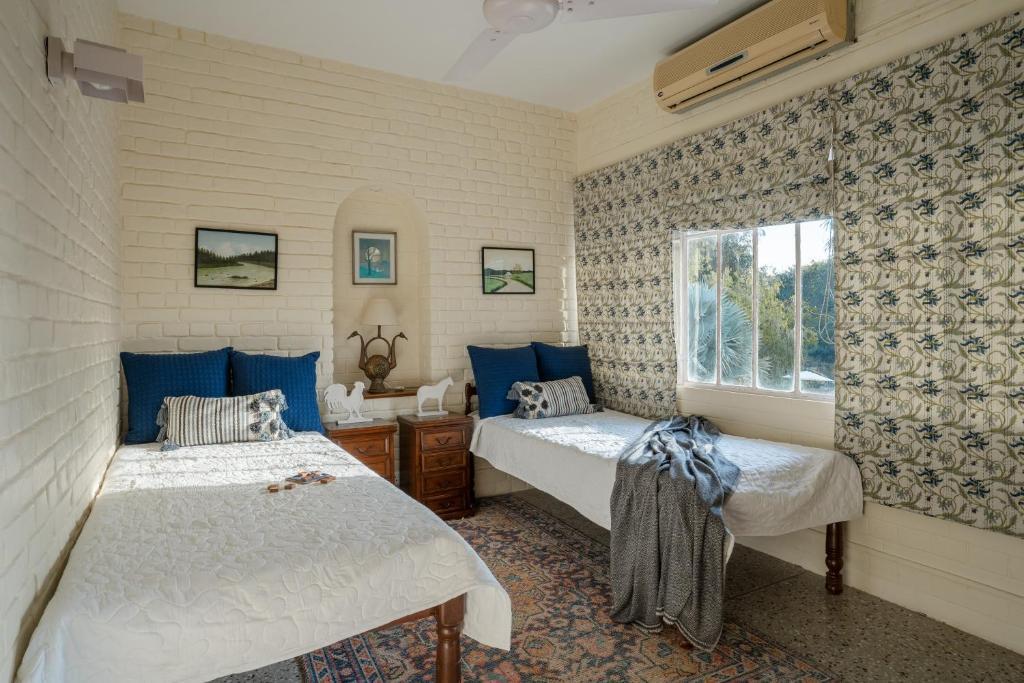 Наинитал: Tree of Life Homestead Corbett Country