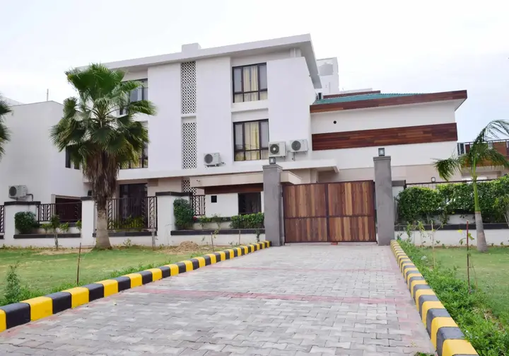 Гуруграм: When In Gurgaon - Service Apartments Next to Artemis Hospital