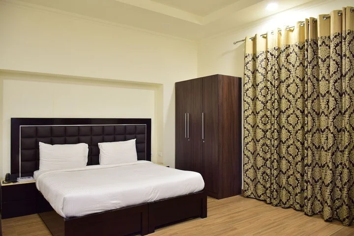 Гуруграм: When In Gurgaon - Service Apartments Next to Artemis Hospital