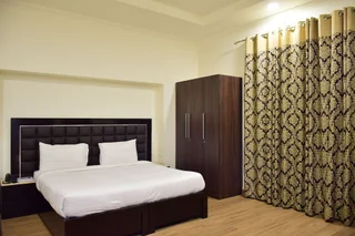 Гуруграм: When In Gurgaon - Service Apartments Next to Artemis Hospital