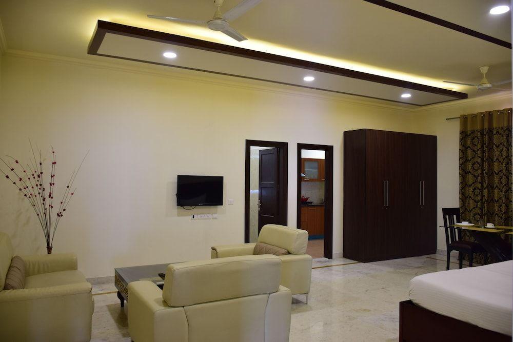 Гуруграм: When In Gurgaon - Service Apartments Next to Artemis Hospital