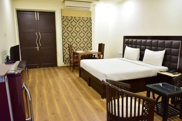 Гуруграм: When In Gurgaon - Service Apartments Next to Artemis Hospital