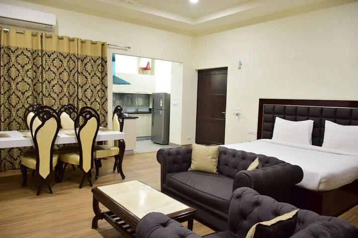 Гуруграм: When In Gurgaon - Service Apartments Next to Artemis Hospital