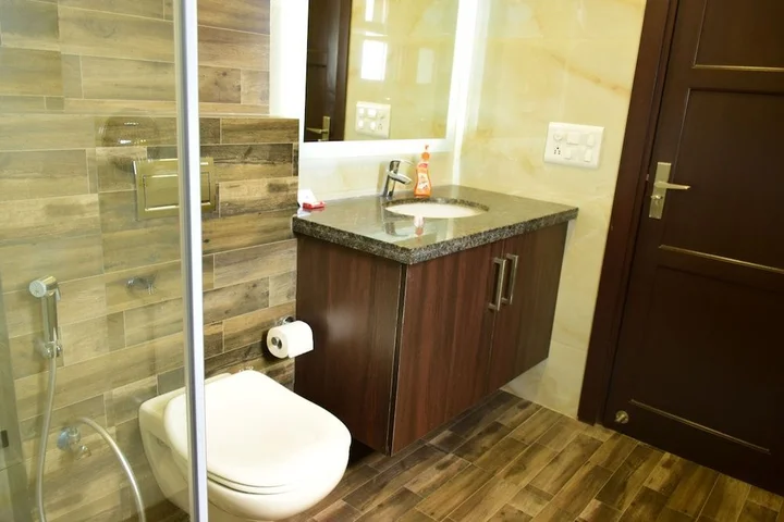 Гуруграм: When In Gurgaon - Service Apartments Next to Artemis Hospital