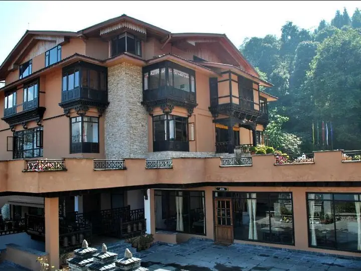 Пеллинг: The Chumbi Mountain Retreat