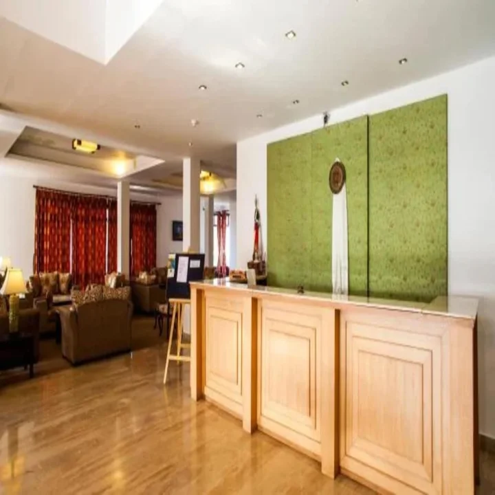 Пеллинг: The Chumbi Mountain Retreat