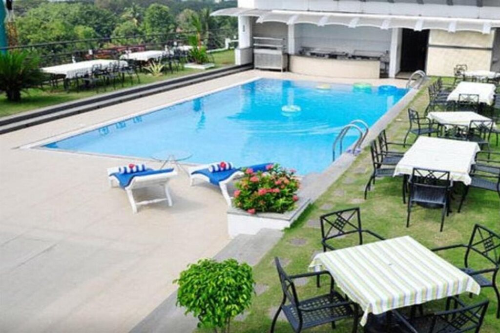 Коччи: The Mercy Luxury Business Hotel