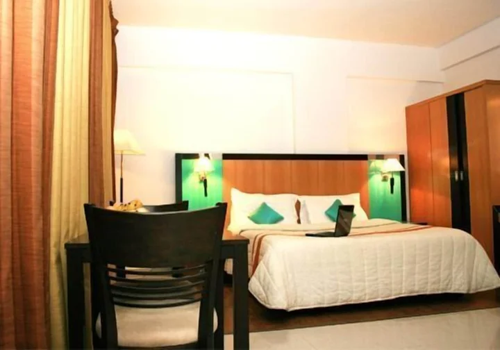 Коччи: The Mercy Luxury Business Hotel