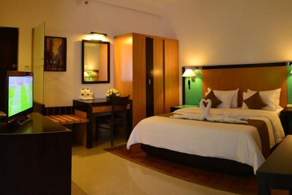Коччи: The Mercy Luxury Business Hotel