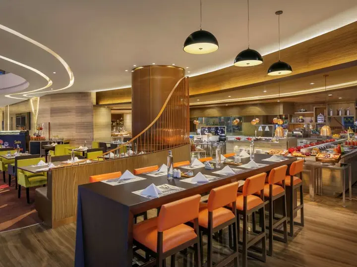 Ахмедабад: Novotel Ahmedabad