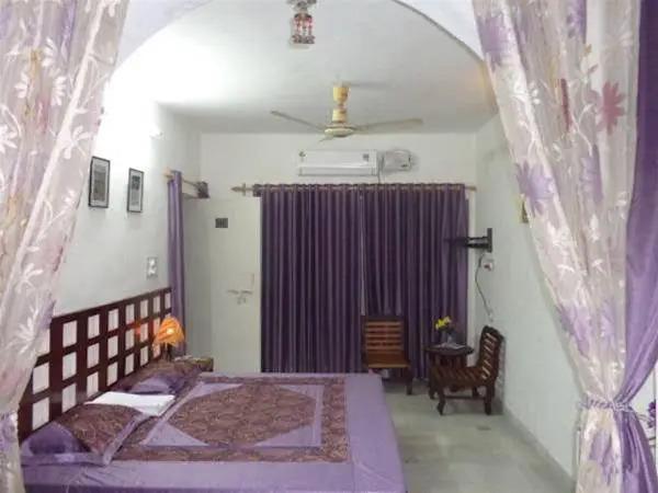 Агра: Sri Radha Krishna Kunj